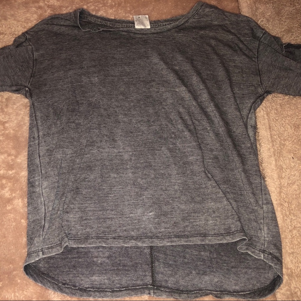 gray shirt